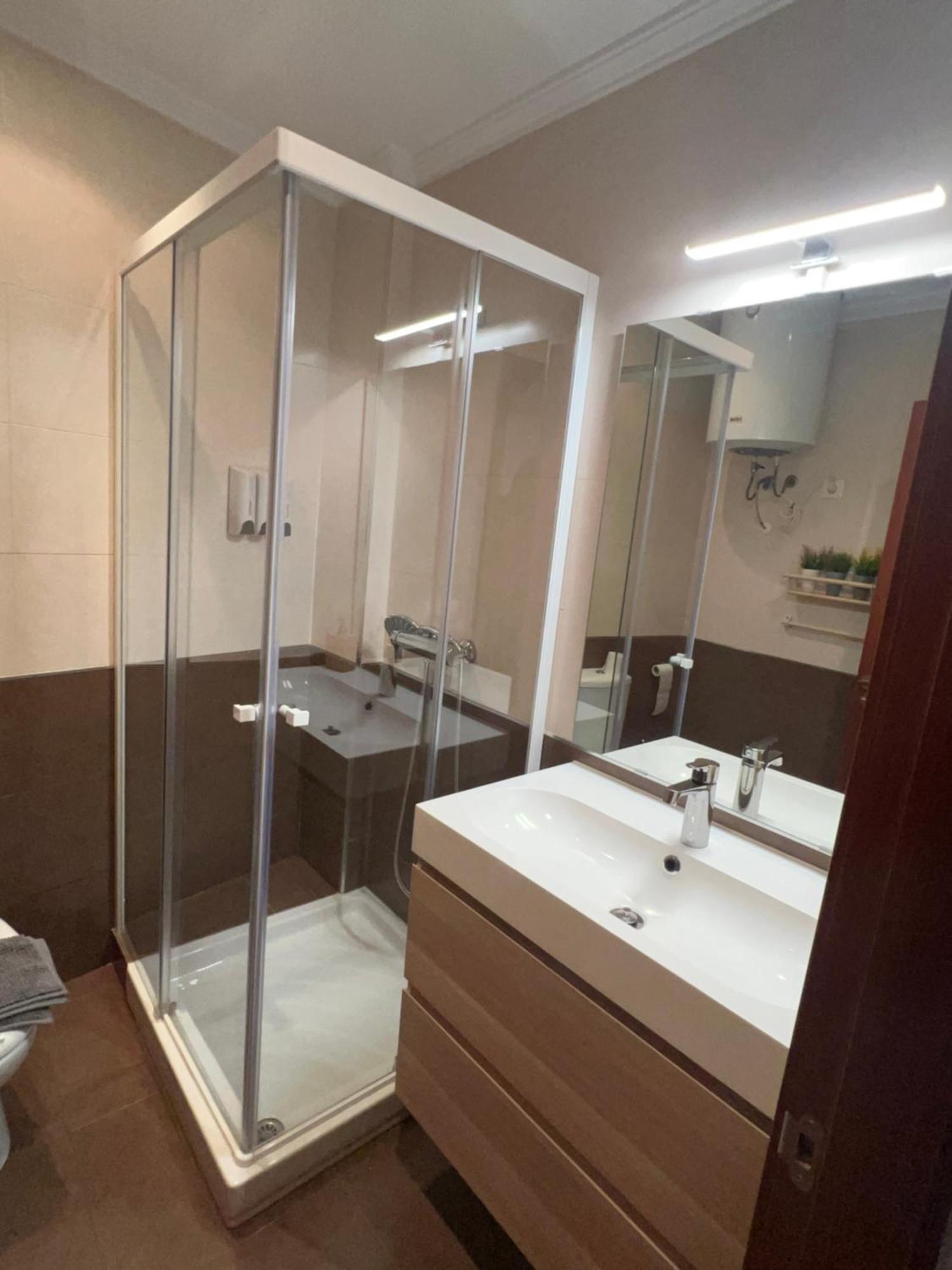 Apartament A Estrenar ,Con Vistas Al Mar Y Aparcamiento Gratis En El Casco Viejo-Centro-Zona Portuaria Vigo Zewnętrze zdjęcie